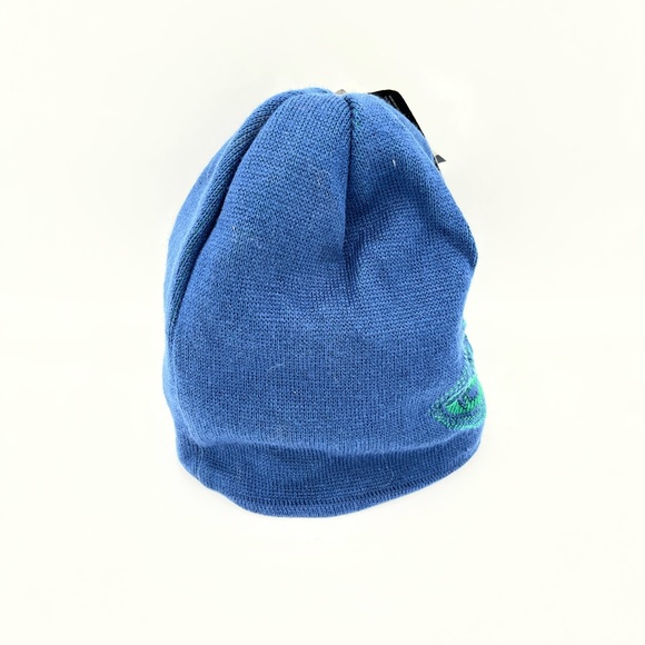 Vancouver Canucks Beanie - Picture 6 of 9